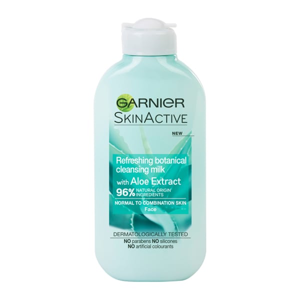 Garnier SkinActive Refreshing Botanical Cleansing Milk with Aloe Vera Extract  200 ml